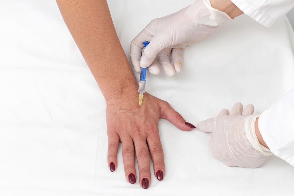 عمليات تجميل التشوهات باليد